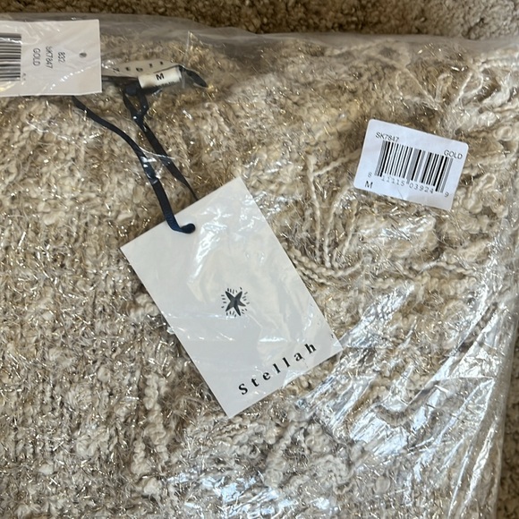 🍃💕NWT STELLAH Gold Metallic Slub Knit Fringe Sweater Size M - Picture 4 of 8